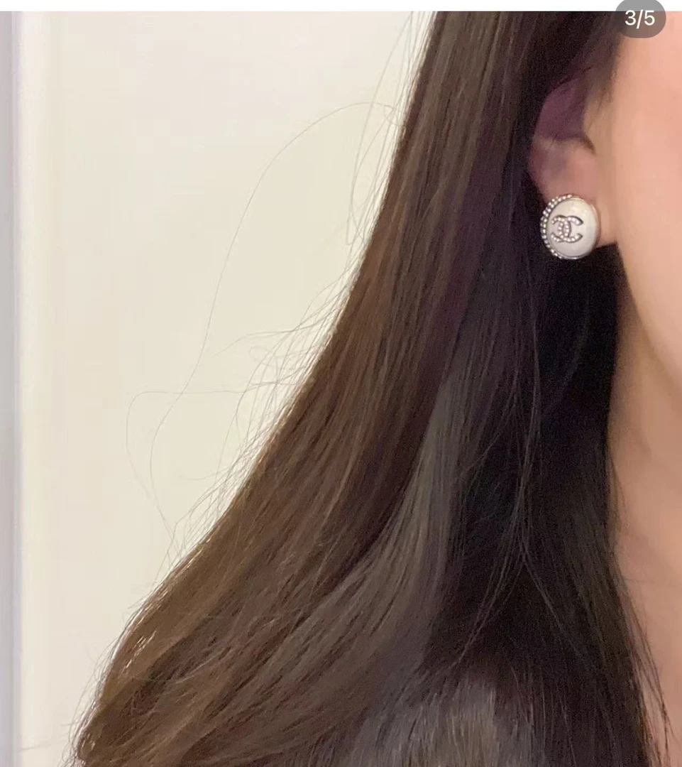 95新 Chanel/香奈儿 银色钻钻月牙双C圆形耳钉 16859763