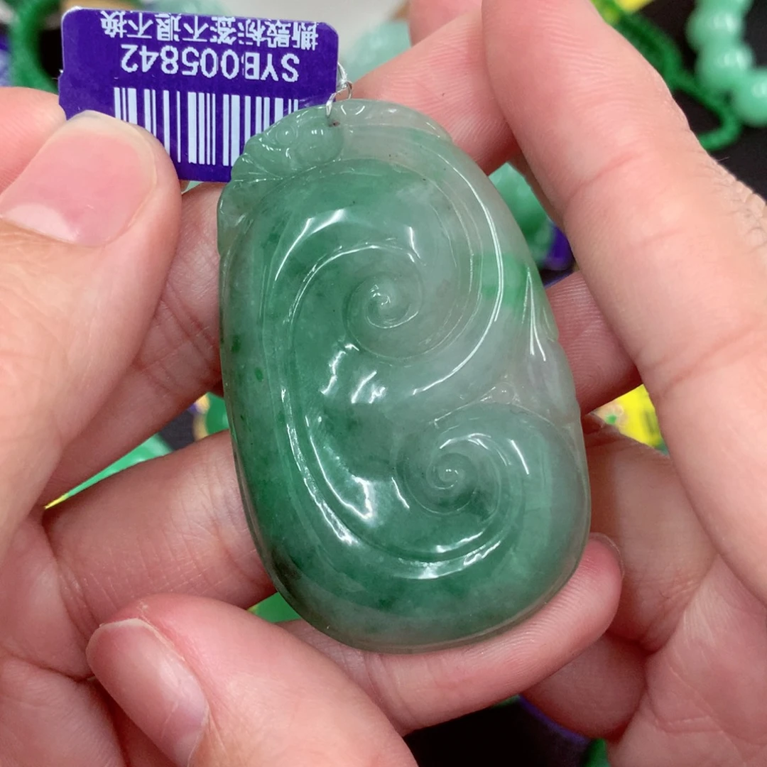 颈饰未镶嵌翡翠…………