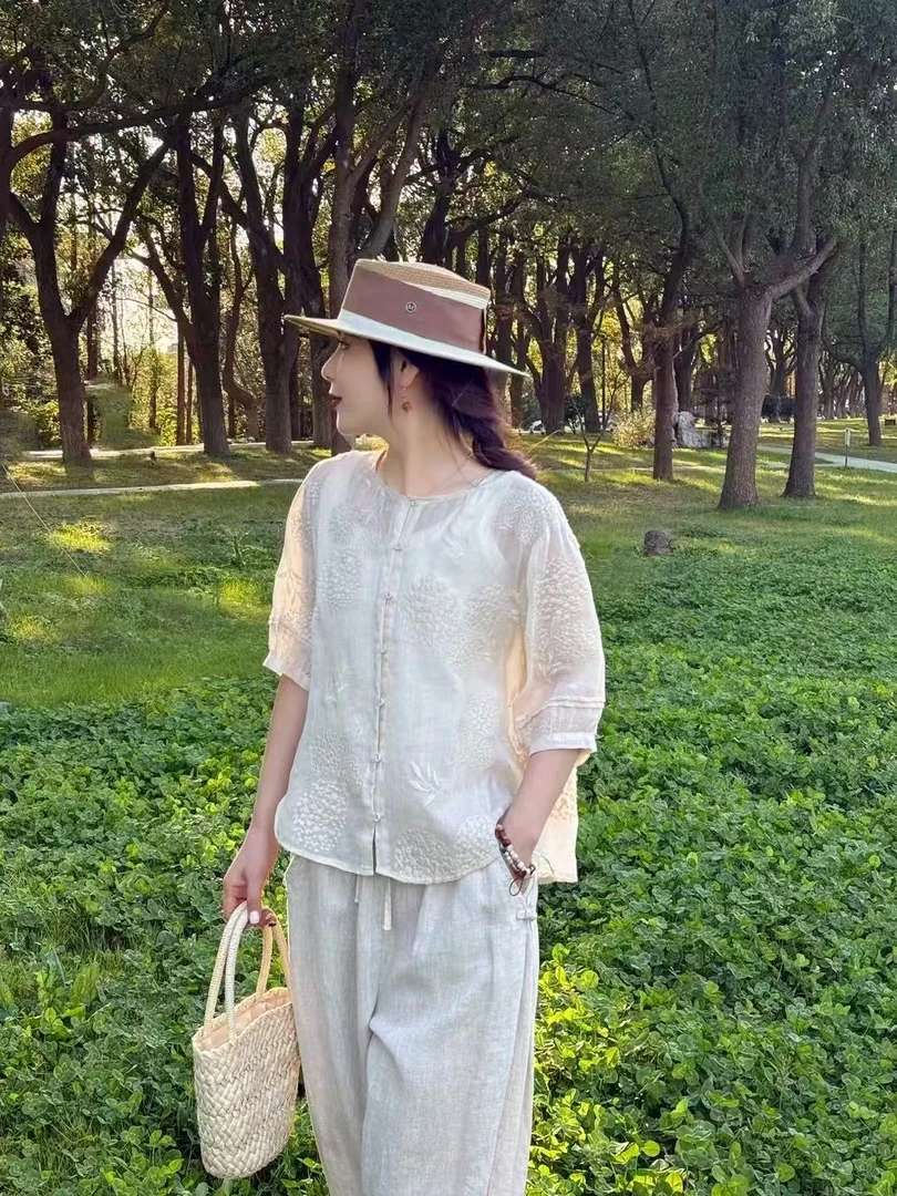 苎麻圆领衬衫女装刺绣夏季百搭时尚宽松型小衫宽松