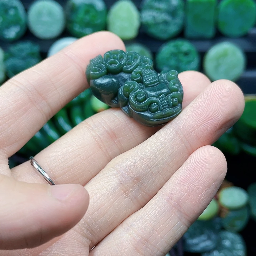 和田玉未镶嵌珠宝奇石