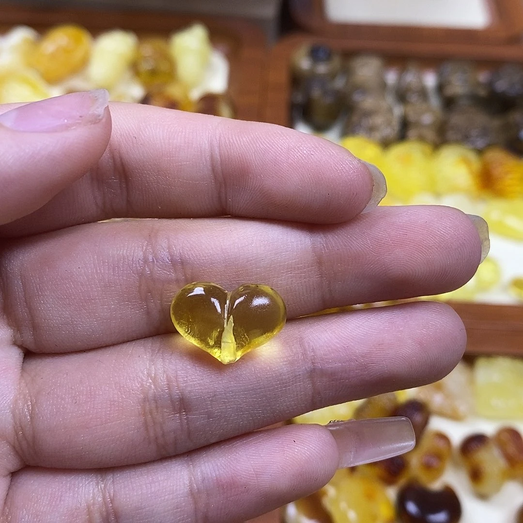 琥珀未镶嵌珠宝奇石