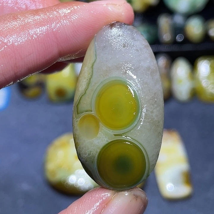 玛瑙/玉髓未镶嵌珠宝奇石