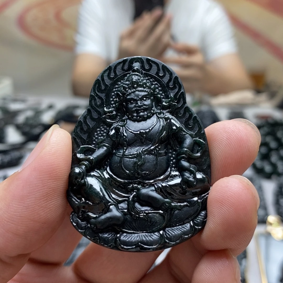 翡翠未镶嵌颈饰黄财