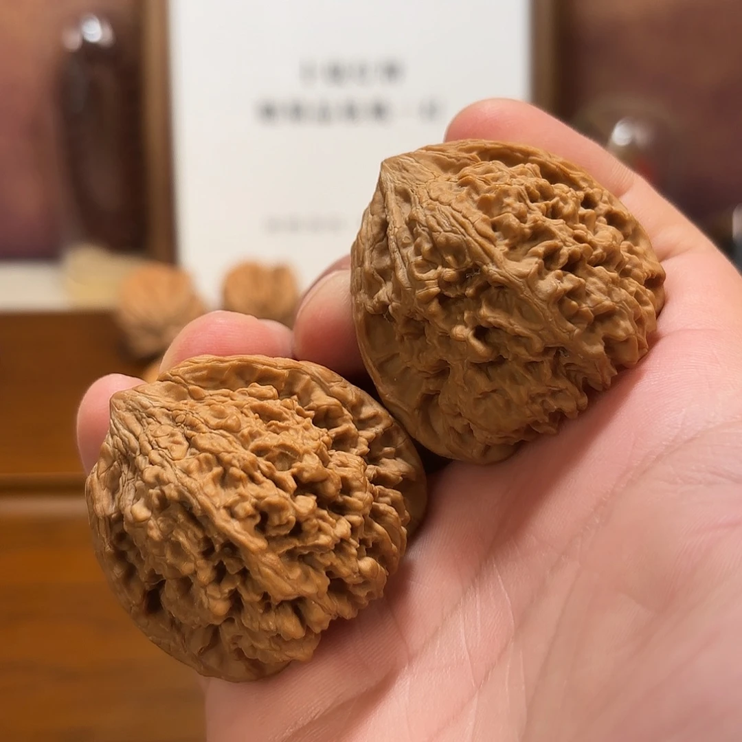 文玩核桃吊坠全品老树三角满天星边44.9