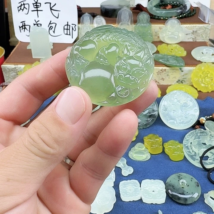 蛇纹石玉未镶嵌颈饰