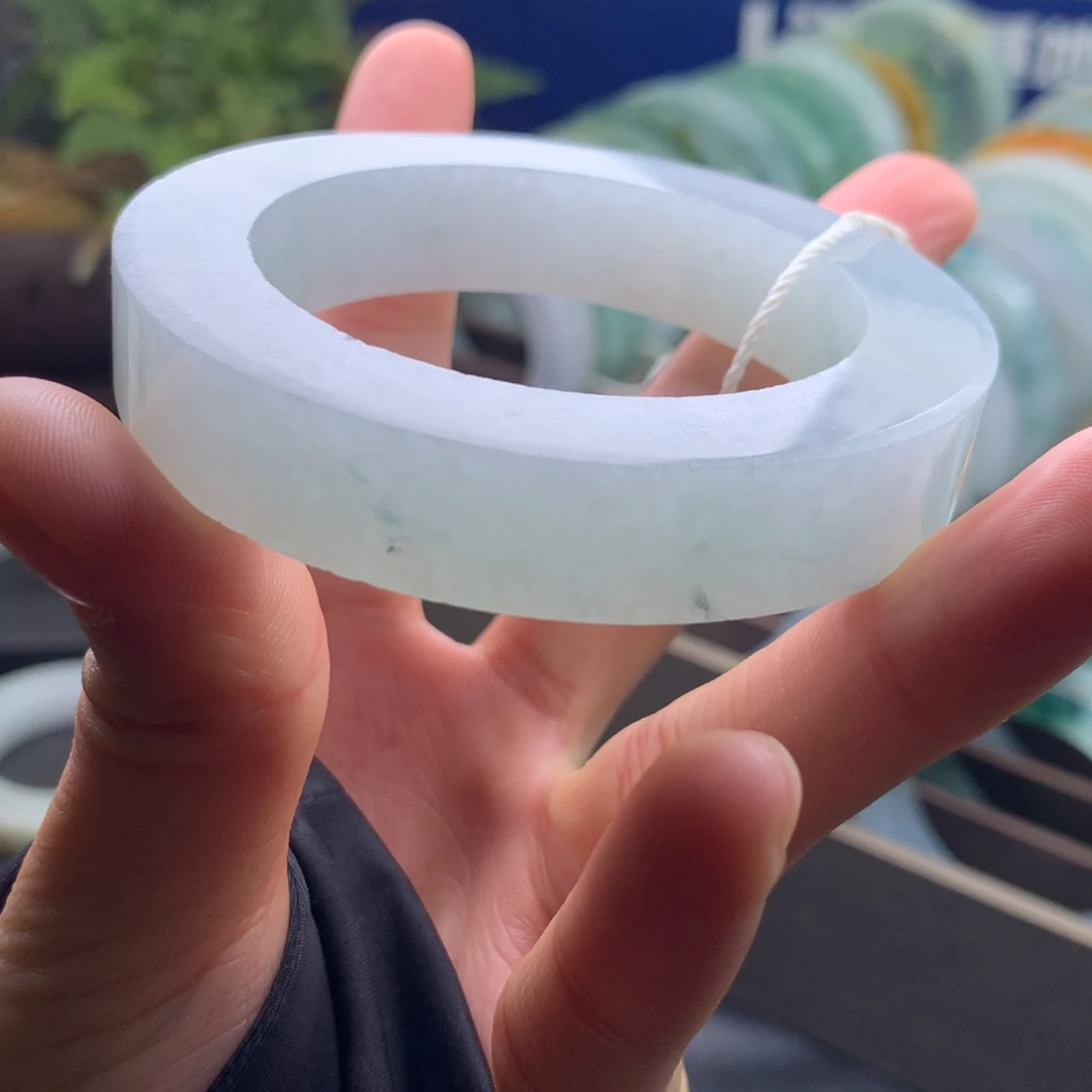 定制翡翠未镶嵌手镯不退不换