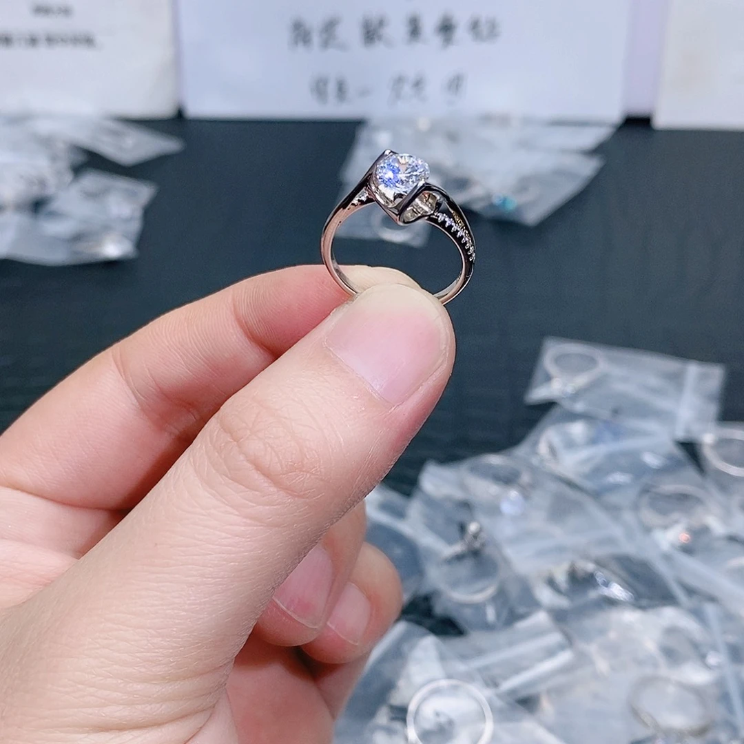 合成碳硅石925银微镶天使1克拉16码
