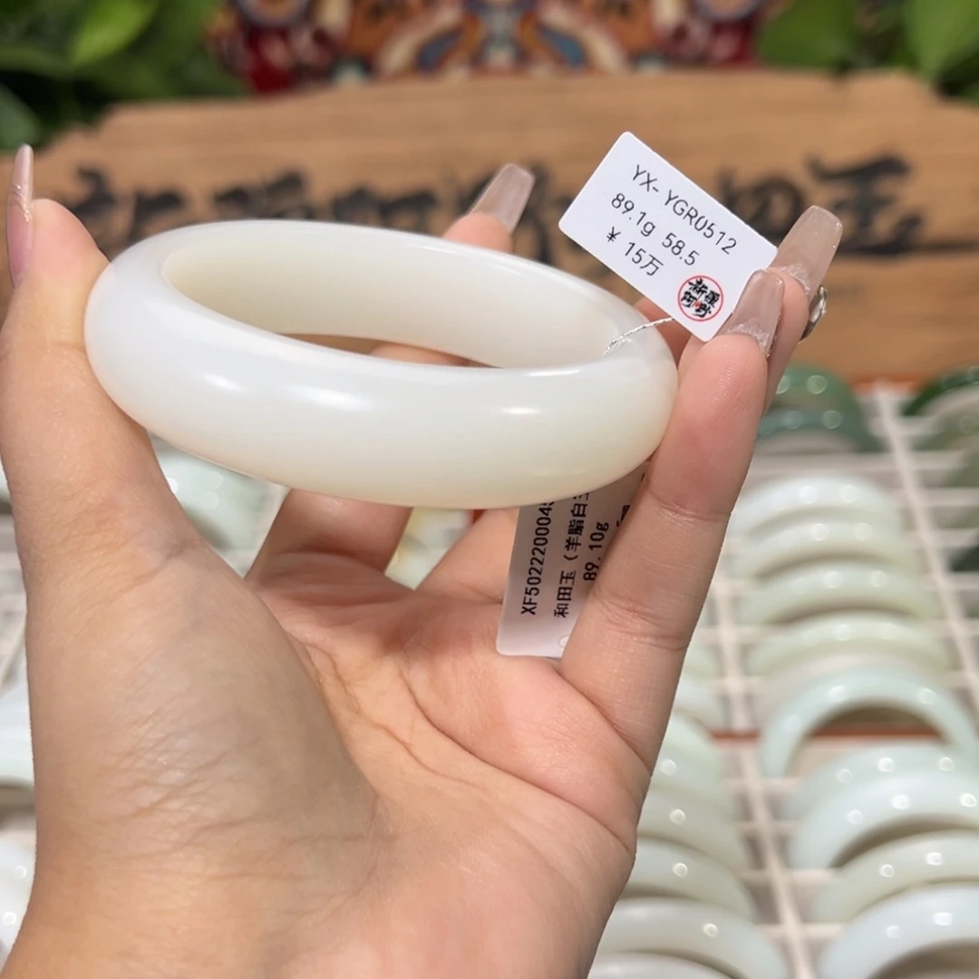 未镶嵌手镯和田玉新疆天然老坑料手镯