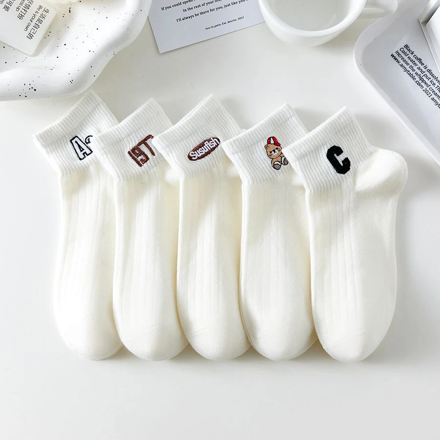 袜子女四季短袜纯色短袜纯白卡通潮流中短筒女袜纯欲风外穿