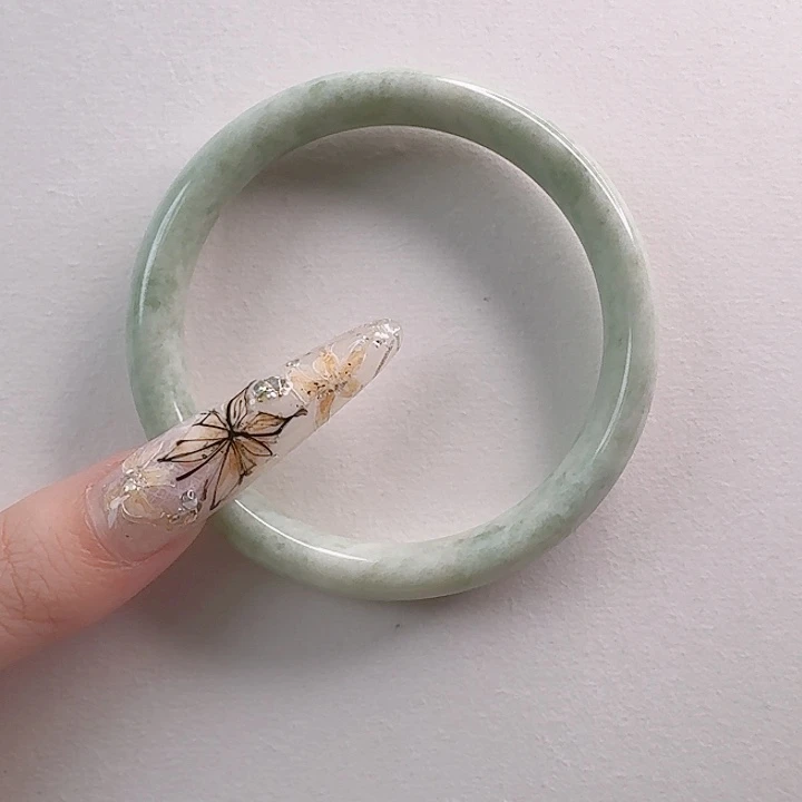 晓***艳蓝田玉（蛇纹石化大理石玉）手镯未镶嵌