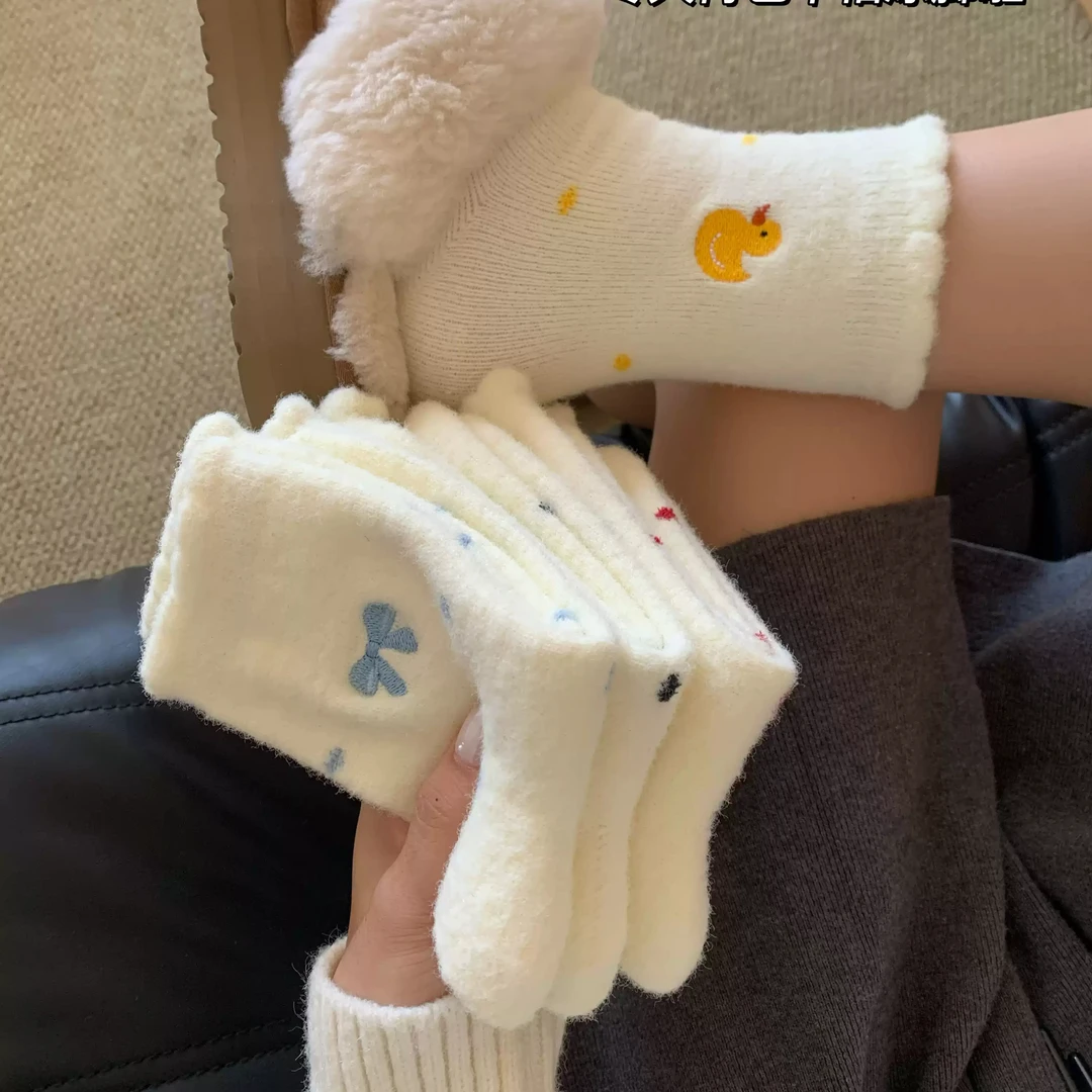 【四双】女袜子冬款毛绒可爱鸭袜子秋冬季保暖加厚加绒家居睡眠系zy