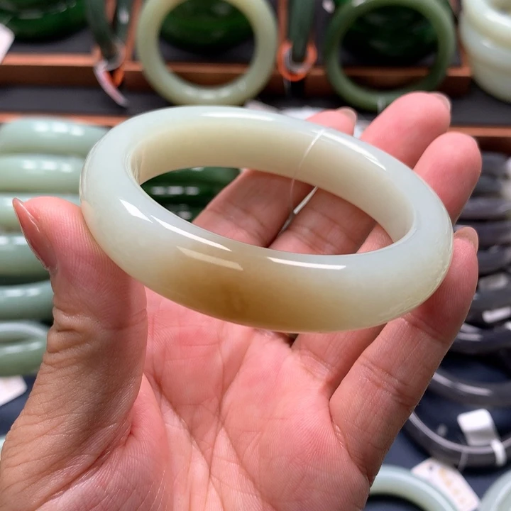 【闪购商品】未镶嵌手镯和田玉