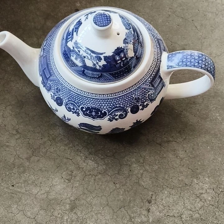陶瓷盘子碗啥都有