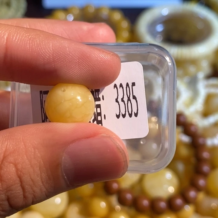 琥珀未镶嵌珠宝奇石3385