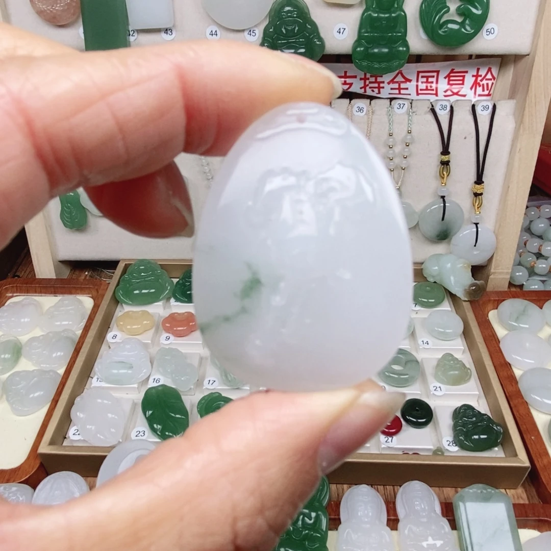 张***姐石英质玉（非洲翠）未镶嵌颈饰