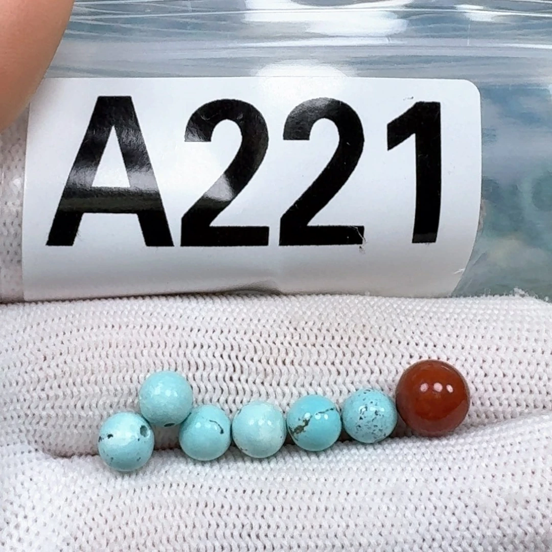 秋***盛南红玛瑙未镶嵌珠宝奇石5+