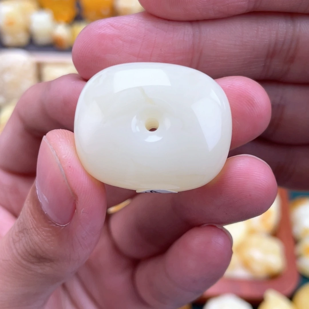 琥珀未镶嵌裸石蜜蜡