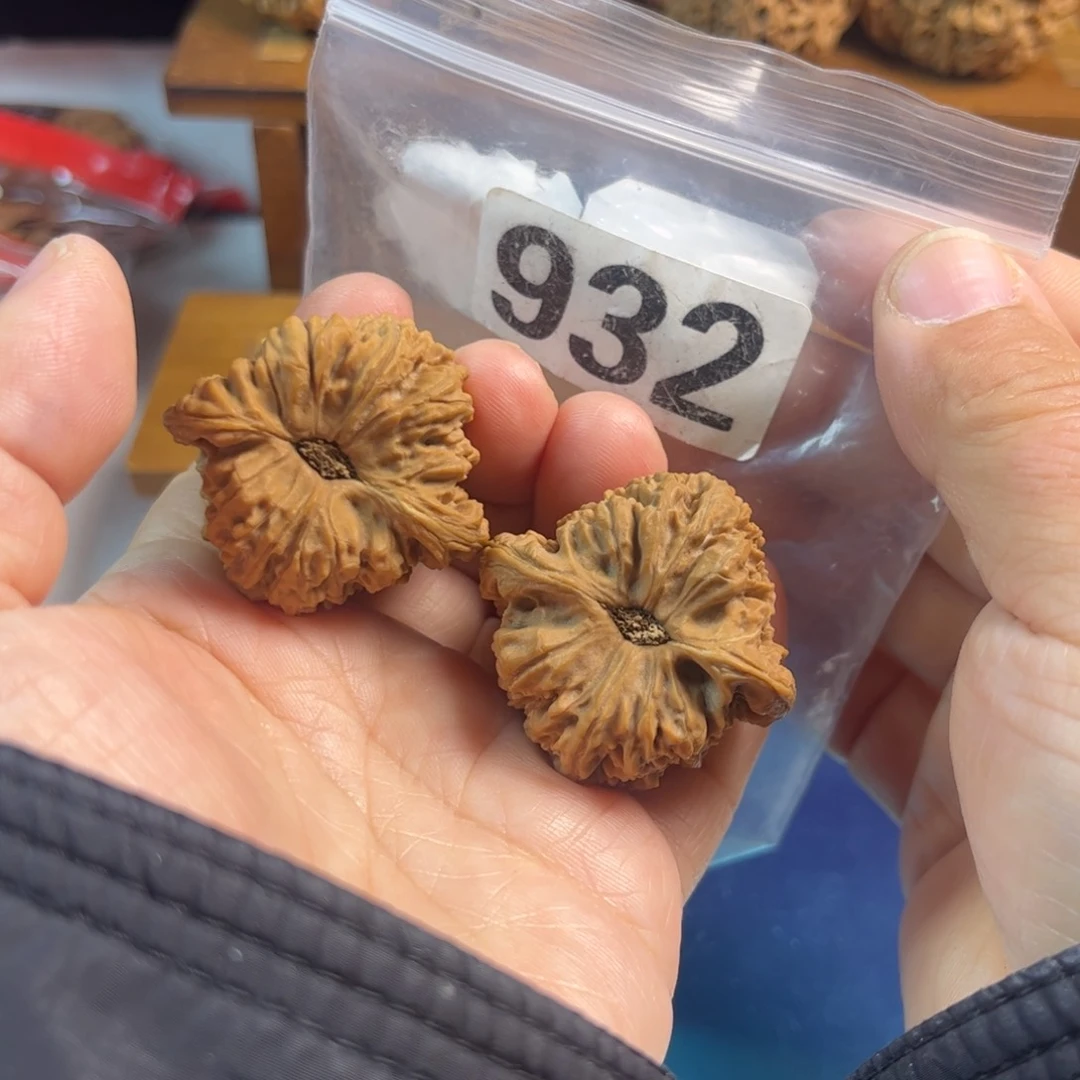 吊坠文玩核桃凹底37
