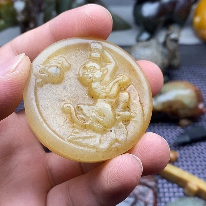 未镶嵌蛇纹石玉颈饰