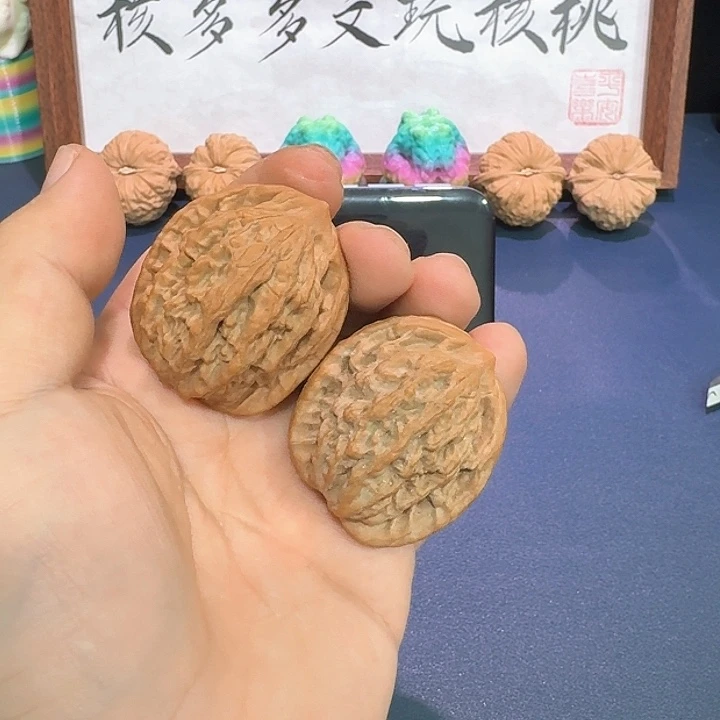 文玩核桃把件麦穗虎头