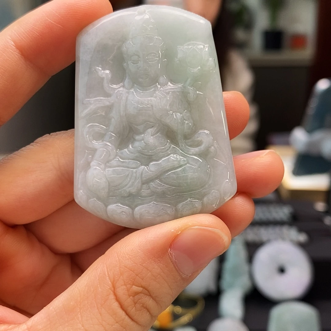 翡翠未镶嵌颈饰大势至