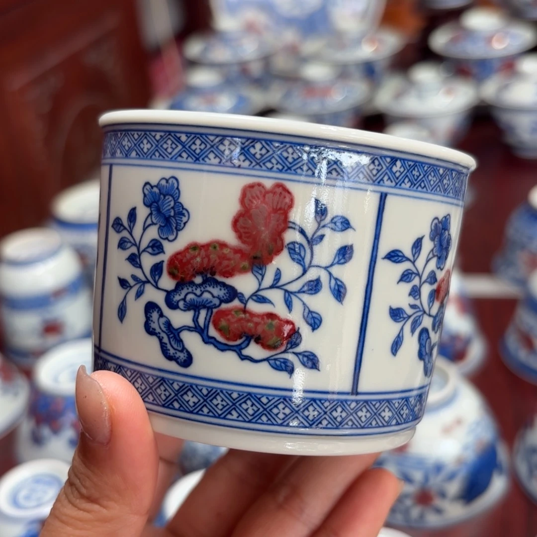 青花釉里红开窗花卉杯