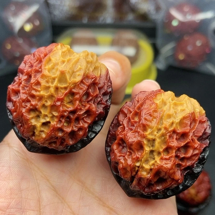 【闪购商品】把件文玩核桃40尺珊瑚绣球
