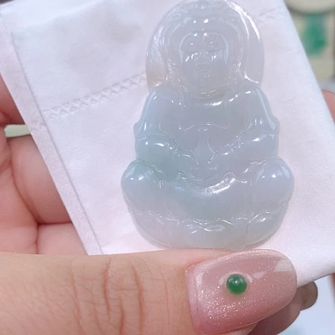 颈饰未镶嵌翡翠观音