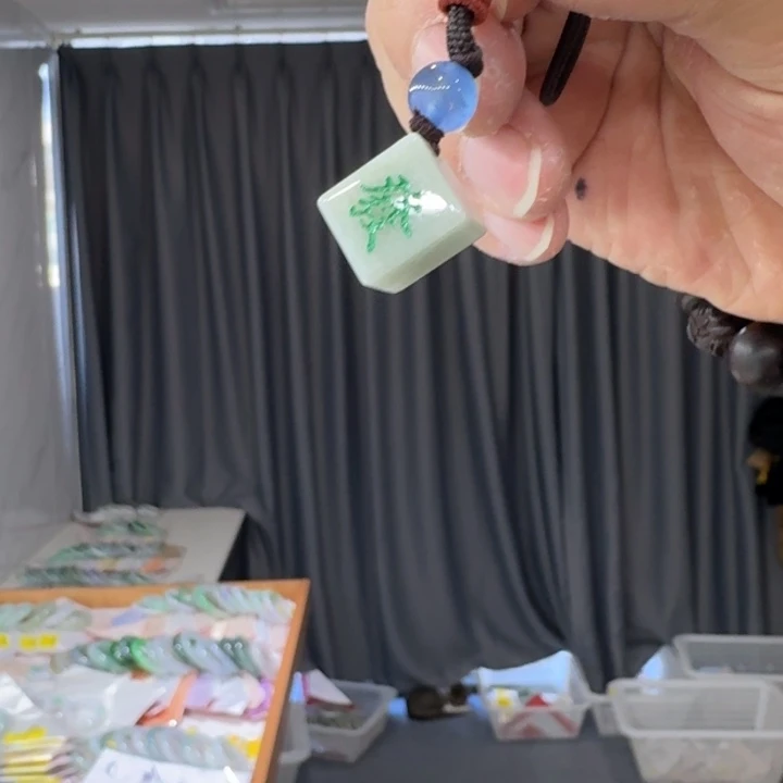 翡翠吊坠(不含链)未镶嵌纯天然翡翠a货