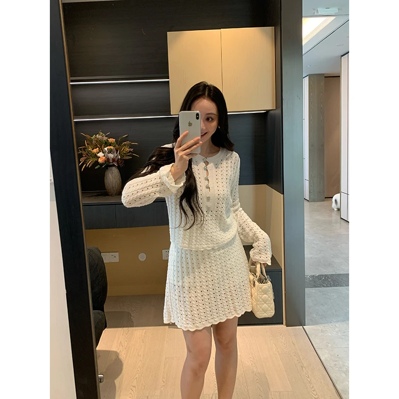 XINYI【茉莉奶白】秋季镂空针织开衫+半身裙显瘦套装女X625Z14822