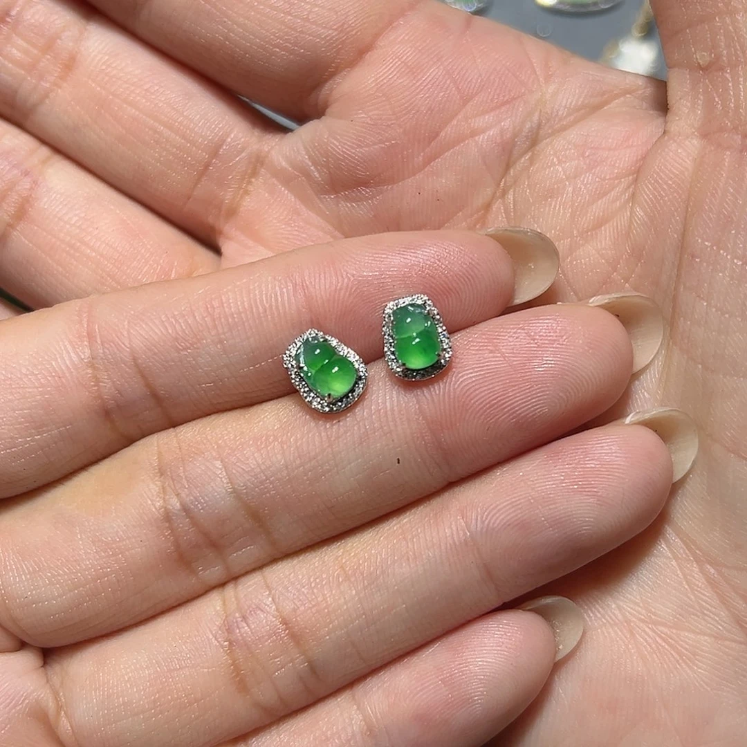 翡翠18K金镶嵌颈饰耳饰