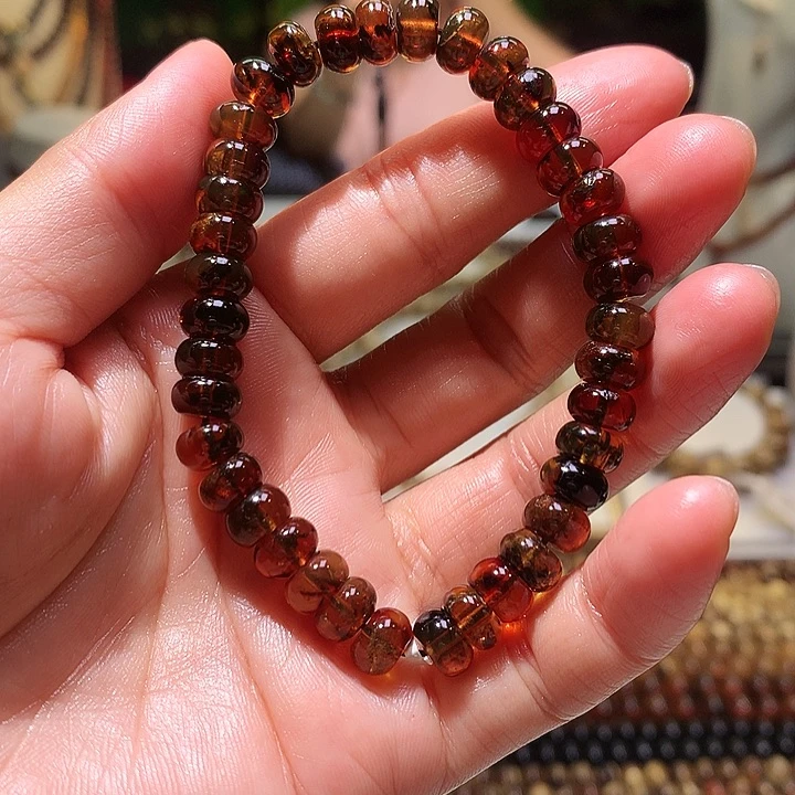 未镶嵌琥珀裸石血珀