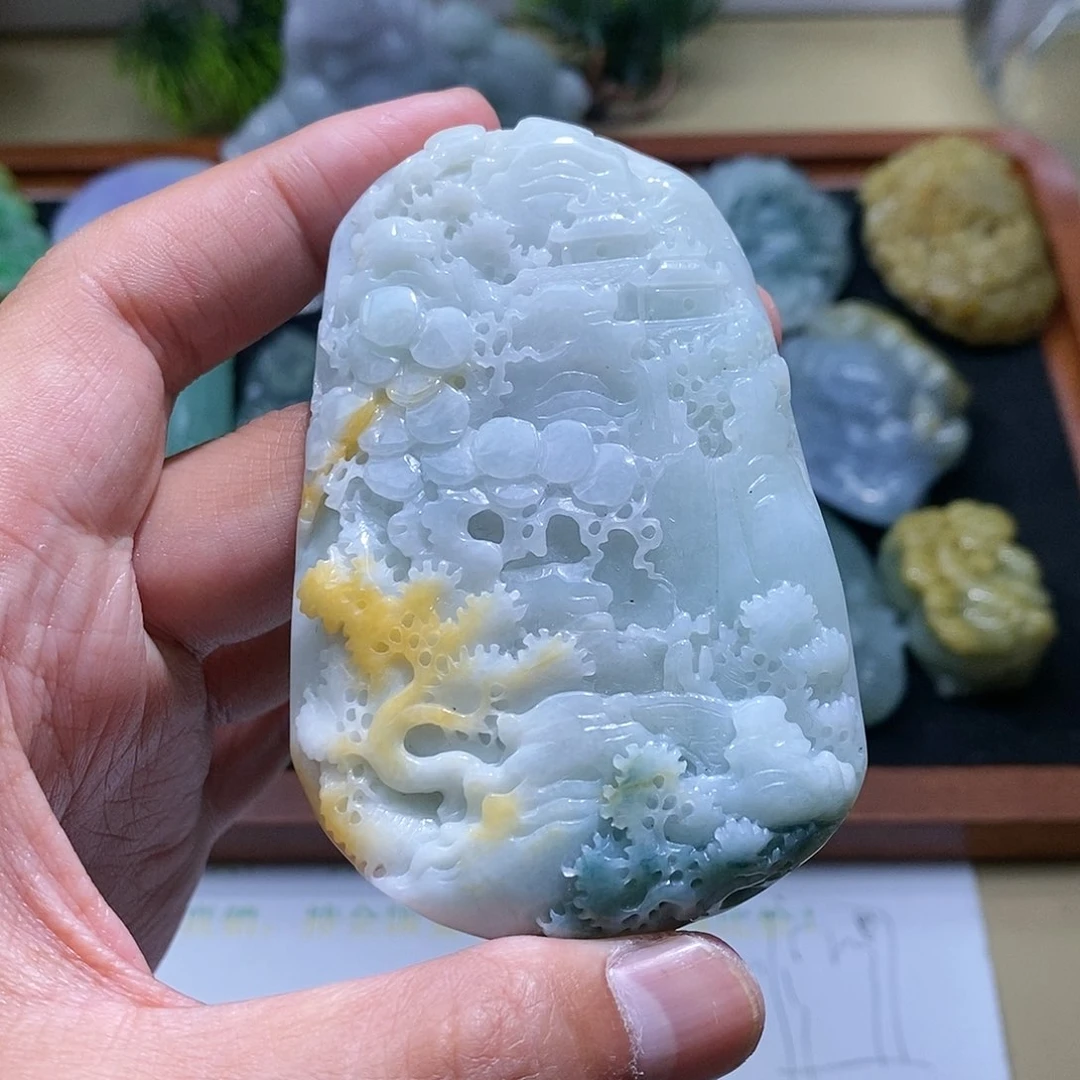 【闪购商品】翡翠颈饰未镶嵌山水