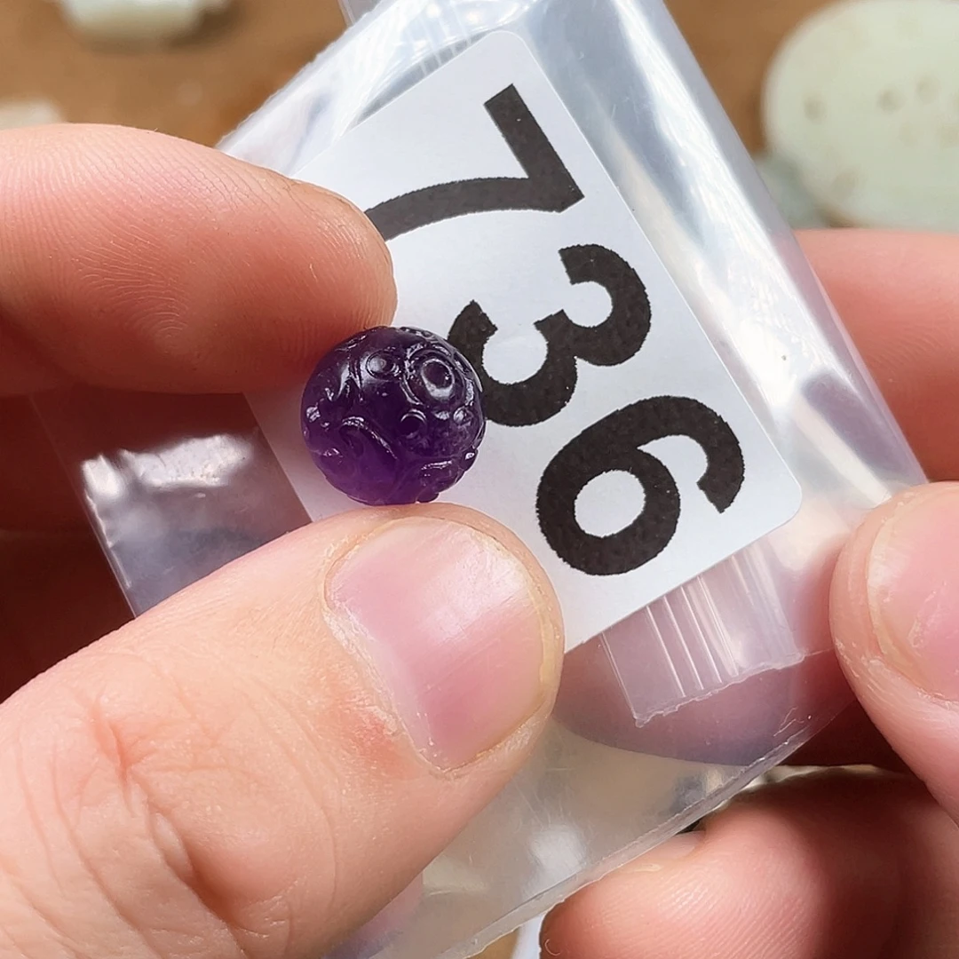 和田玉未镶嵌车挂