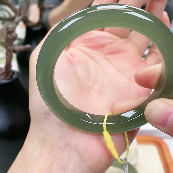 和田玉手镯57未镶嵌