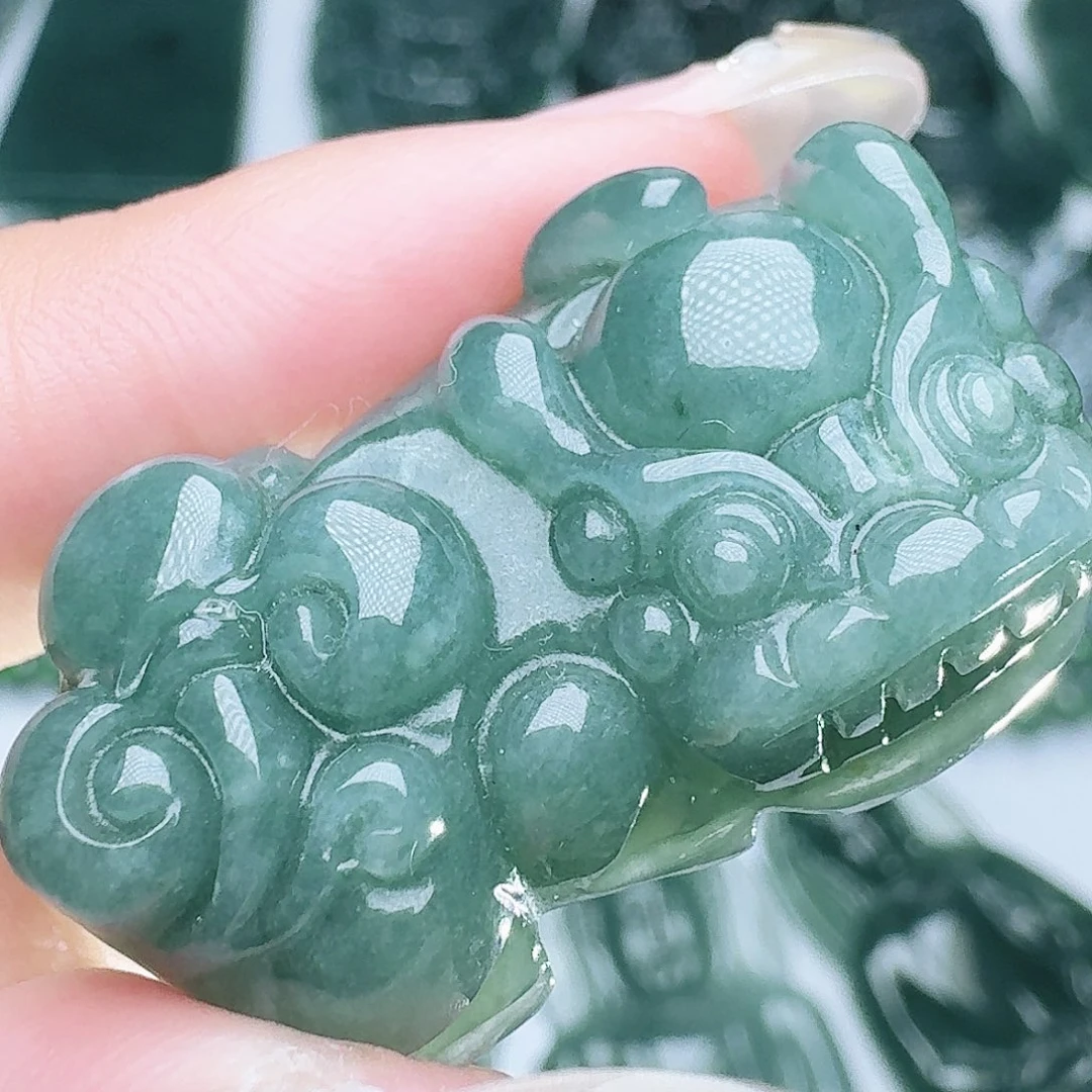 翡翠未镶嵌颈饰111