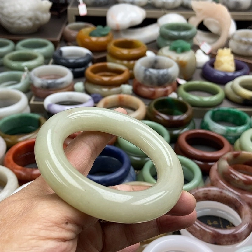 【闪购商品】石英质玉手镯54圈口未镶嵌