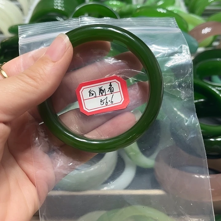 和田玉（糖玉）未镶嵌手镯