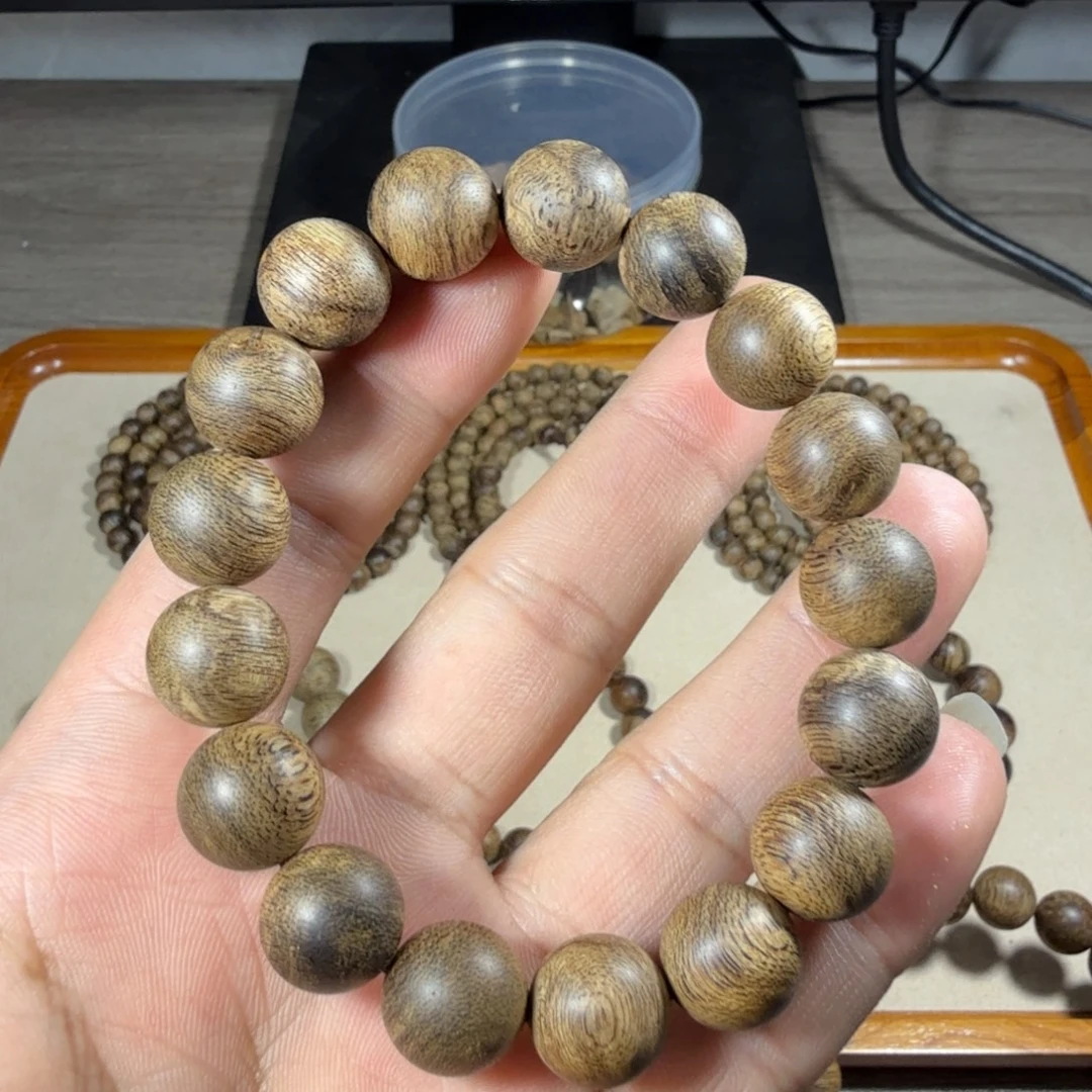 沉香沉香碎屑莱特岛8分沉，16.5克