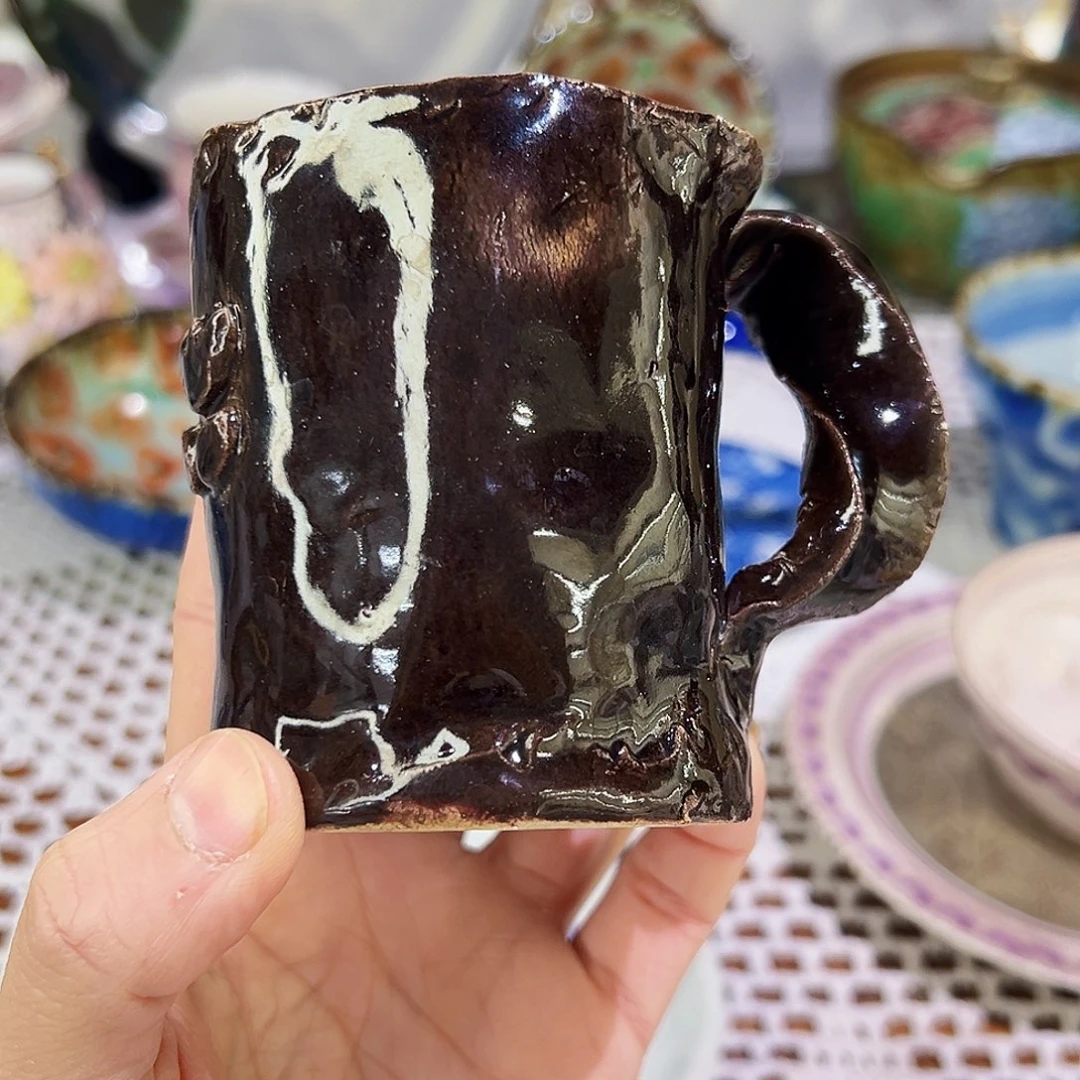 咖啡杯和茶杯是我们学校一块