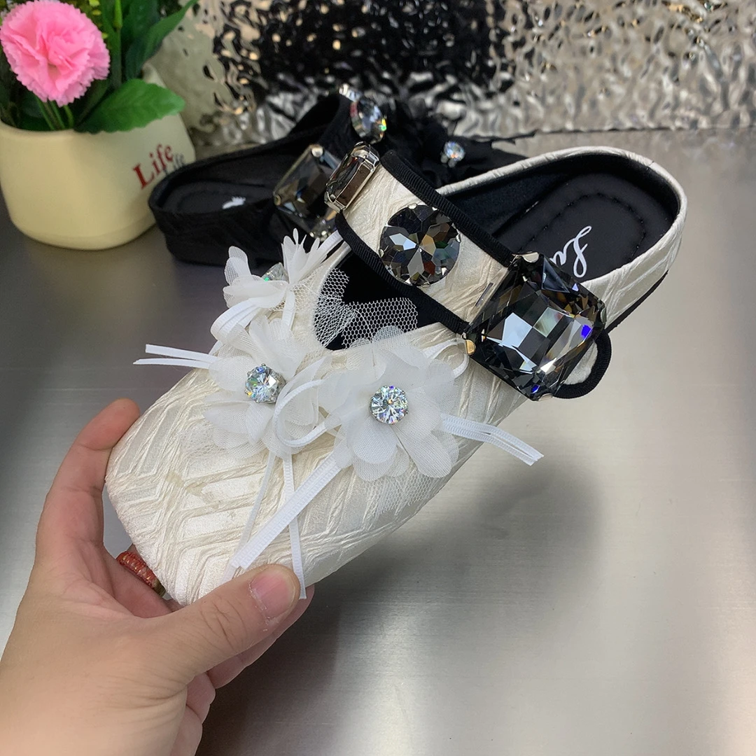 波哥大码女鞋40-43码108-1韩版时尚平底方头重工网红休闲时装拖鞋