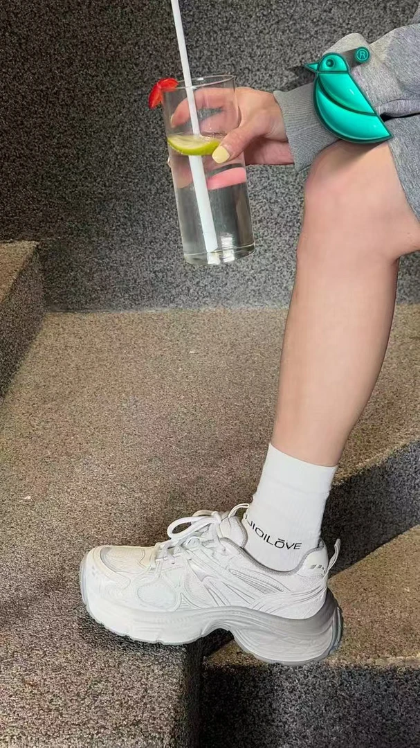 王荣时尚女装休闲老爹鞋