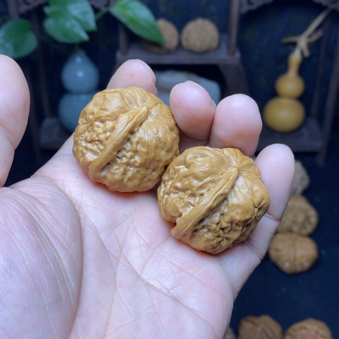 文玩核桃吊坠36一根筋