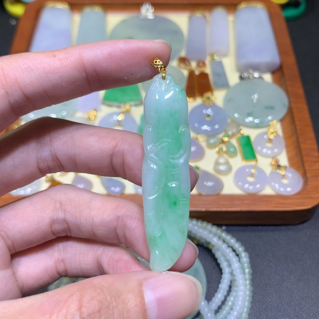 吊坠(不含链)18K金镶嵌翡翠