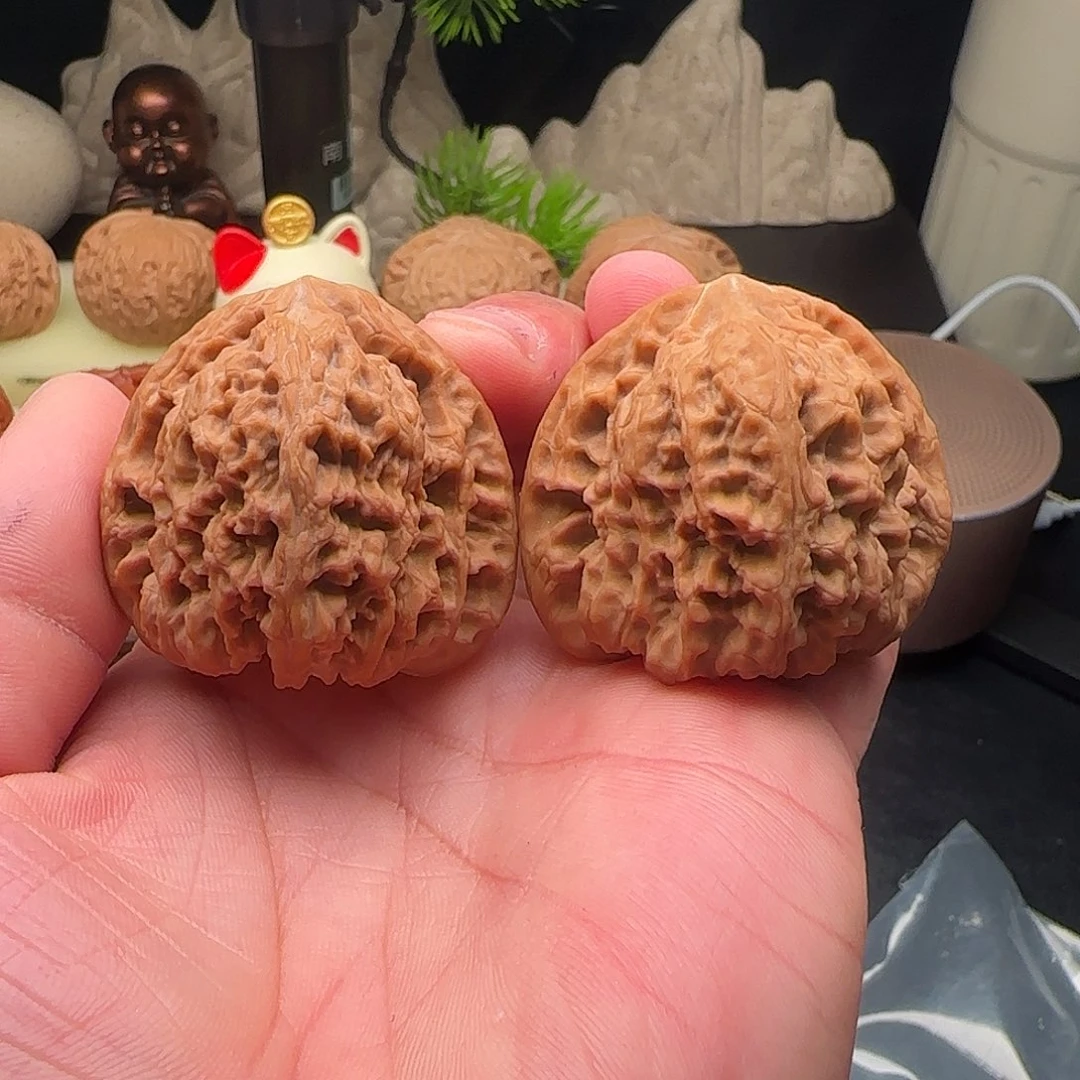 江***然文玩核桃吊坠南疆石