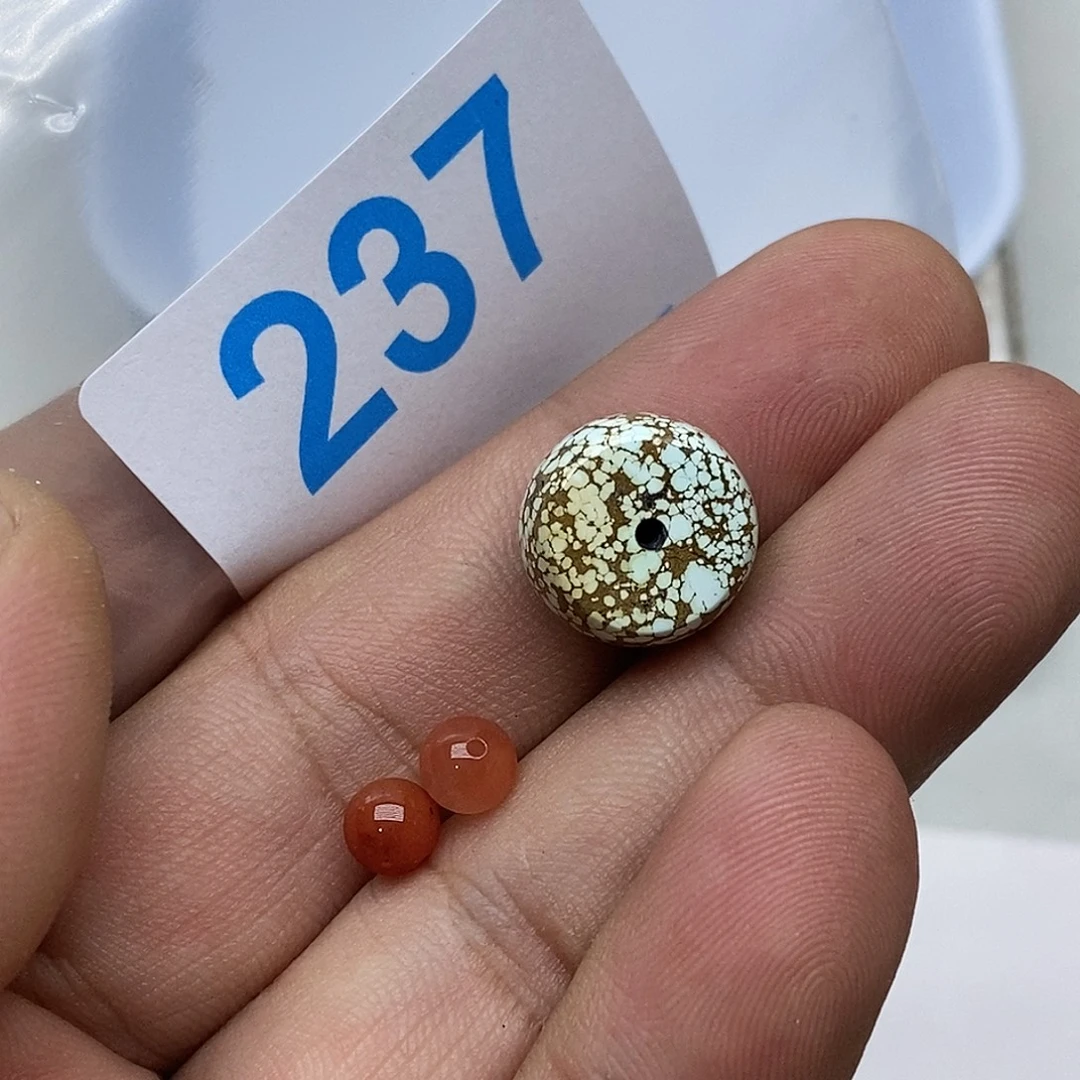 南红玛瑙未镶嵌珠宝奇石