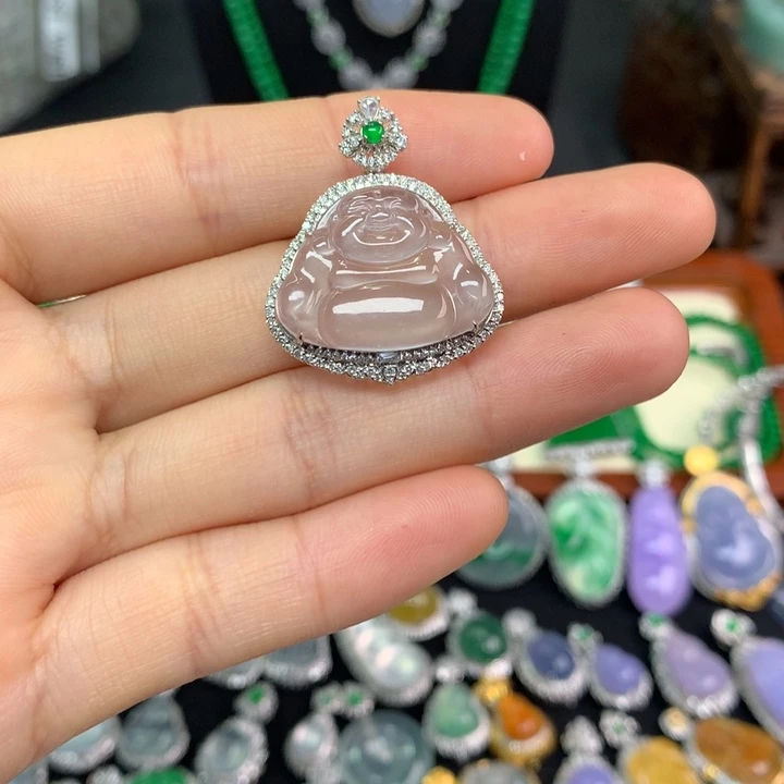 翡翠18K金镶嵌颈饰翡翠