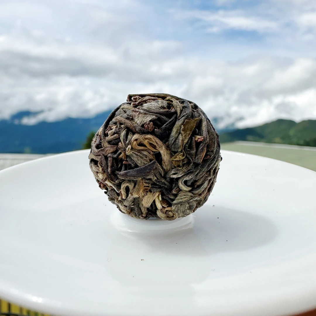 2024年头春 云南普洱茶古树茶龙珠 生茶8g/颗 30颗/袋  240克