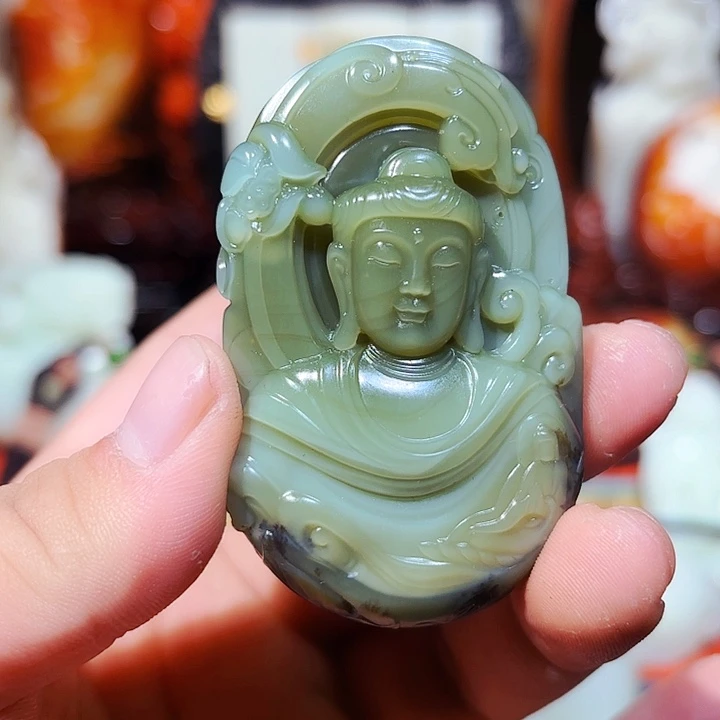 和田玉未镶嵌把件