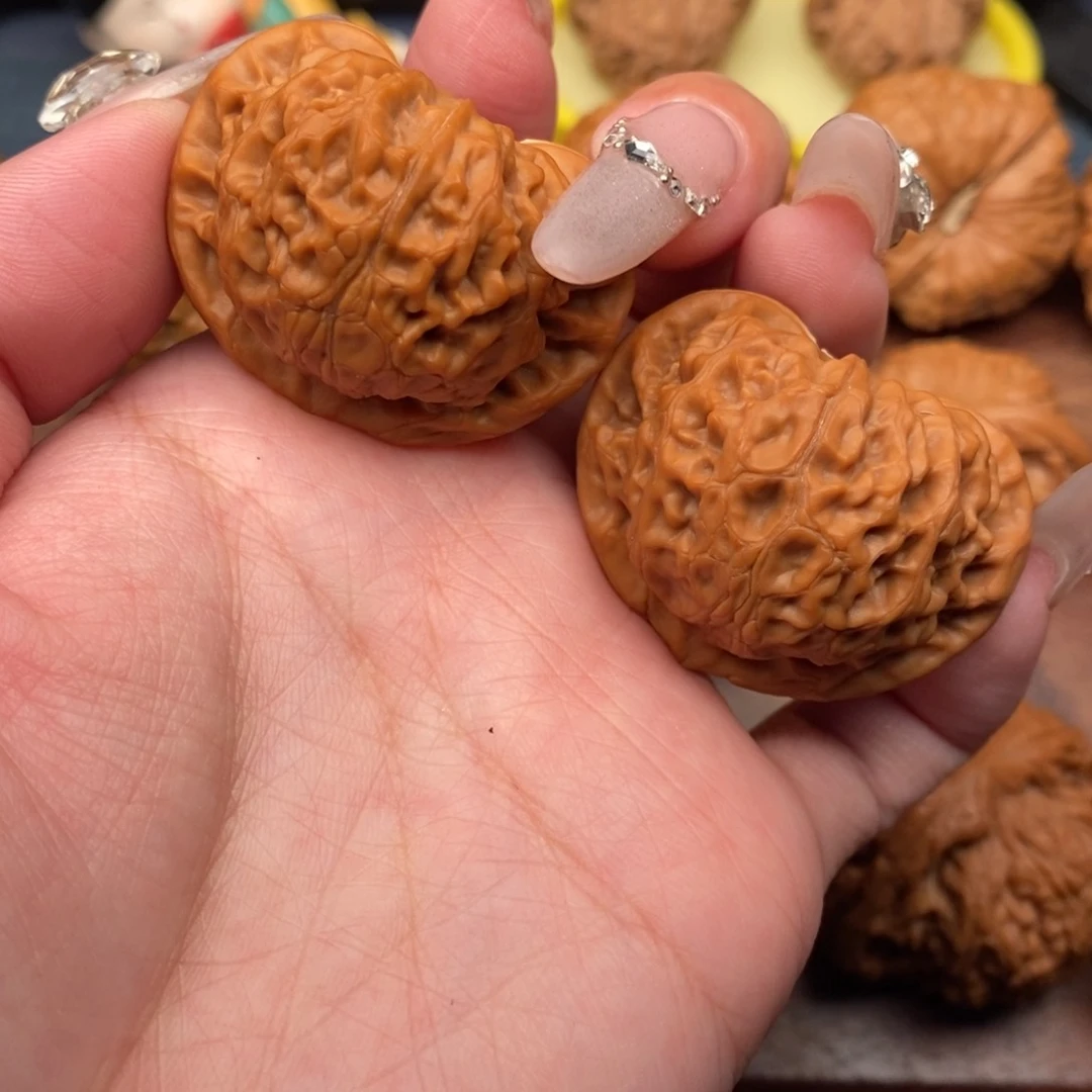 文玩核桃把件全品，桃心红皮宫灯40